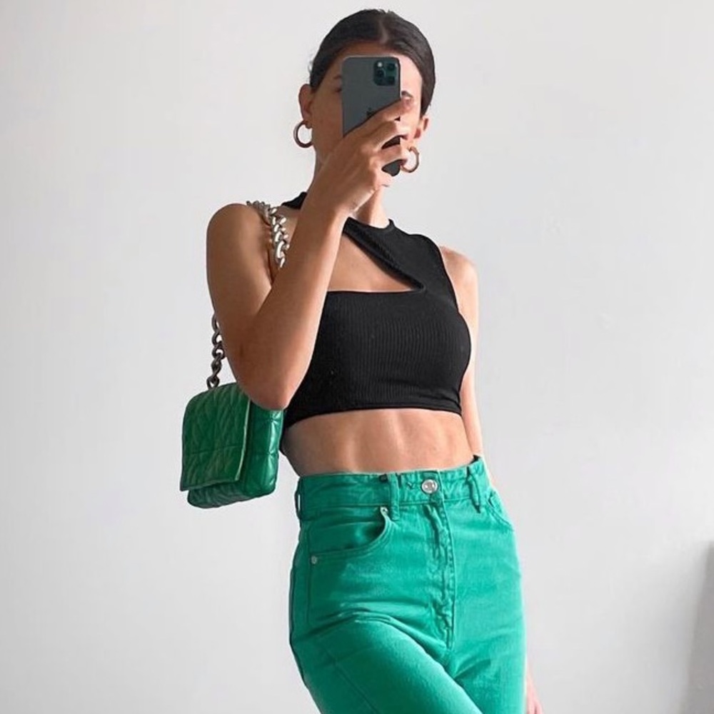 𝗡𝗪𝗧 𝗭𝗮𝗿𝗮 • Cut Out Crop Top - Picture 6 of 17